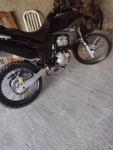 VENDO XRE COMPLETA 2011 COM. CABECOTE NOVO ORIGINAL