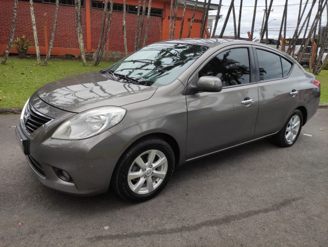 NISSAN VERSA 1.6 SL 2012