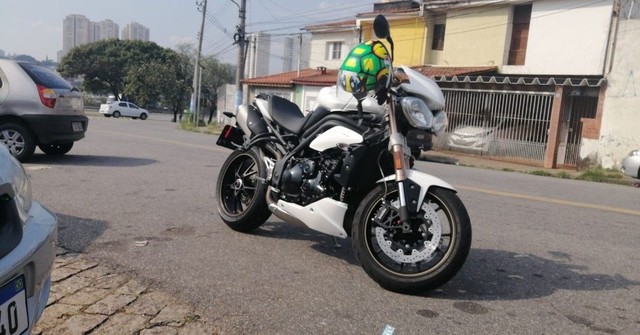 TRIUMPH SPEED TRIPLE 1050 2014