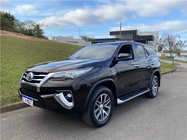 TOYOTA HILUX SW4 2019 2.8 SRX 4X4 7 LUGARES 16V TURBO INTERCOOLER DIESEL 4P AUTOMÁTICO