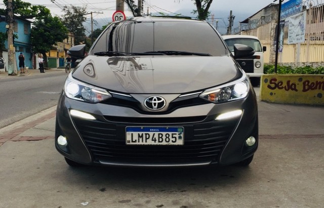 TOYOTA YARIS XLS 2019