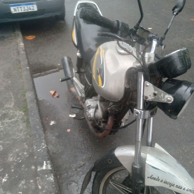 VENDO UMA SUZUKI YES