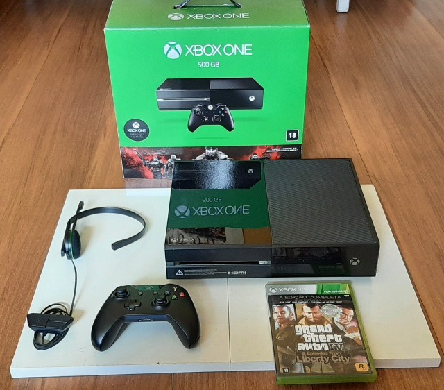 Xbox One + Controle e Headset Originais + Jogo