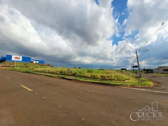 Lote/Terreno na Avenida Laranjeiras, Laranjeiras em Londrina, por