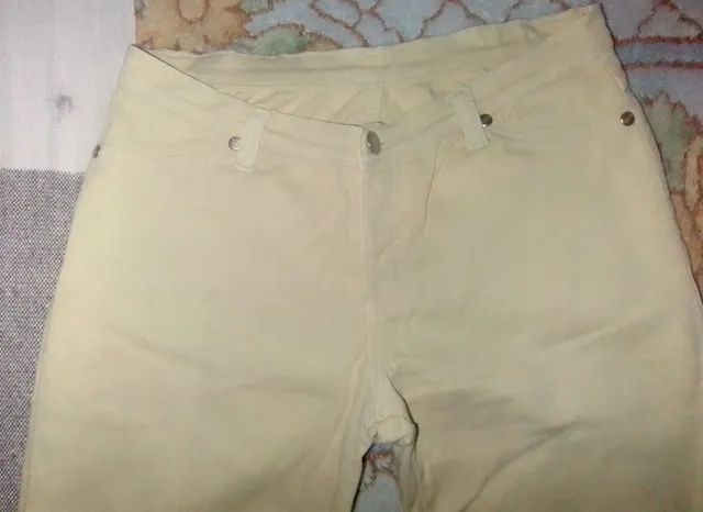 2 PEÇAS JEANS FEM. N°42. CALÇA E SHORT. USADO LER DESCRIÇÃO