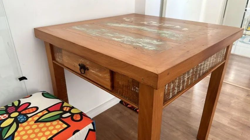 Mesa Quadrada em Madeira Peroba Maciça