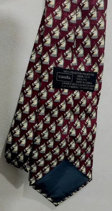Gravata Vintage Cetim- marca "Canda" Made in Korea- 100 % poliester -Estampa Cavalos  - Foto 3