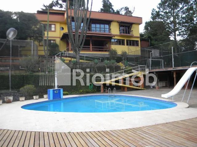 Araras | Casa 10 quartos, sendo 8 suites