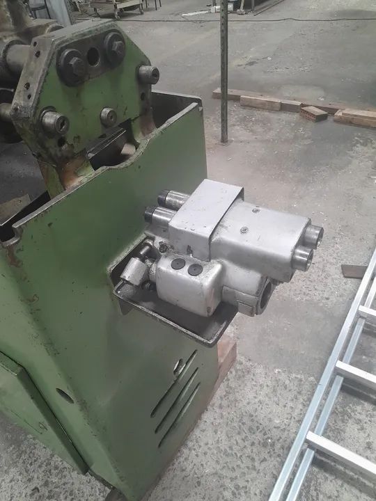 Torno Ergomat A25 com pinola dupla