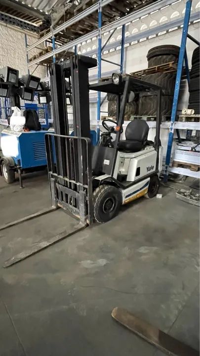 Empilhadeira Yale - Funcionando