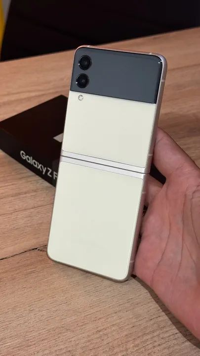 Samsung Galaxy Z Flip 3 5G | 256GB | 8GB Ram Creme - Com 3 meses de garantia! Flip3 Até 12 - Foto 2