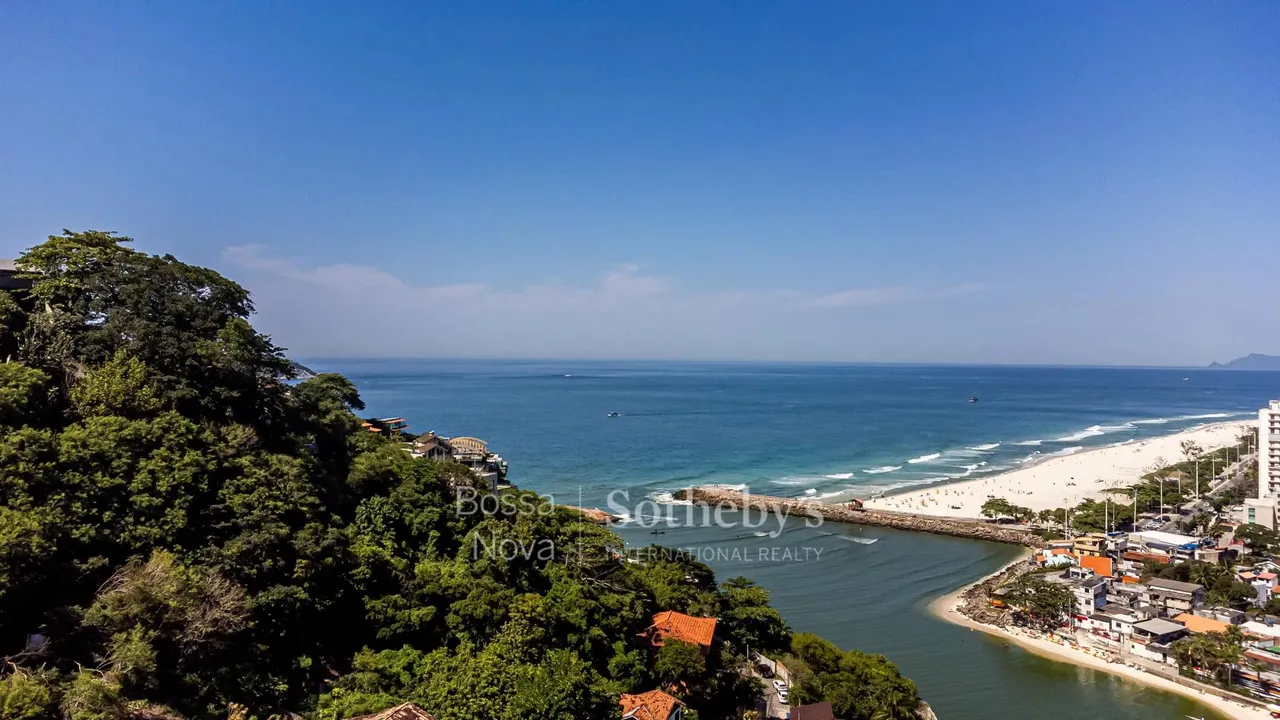 Terreno em condomínio seguro na Joatinga com vista panorâmica para o mar