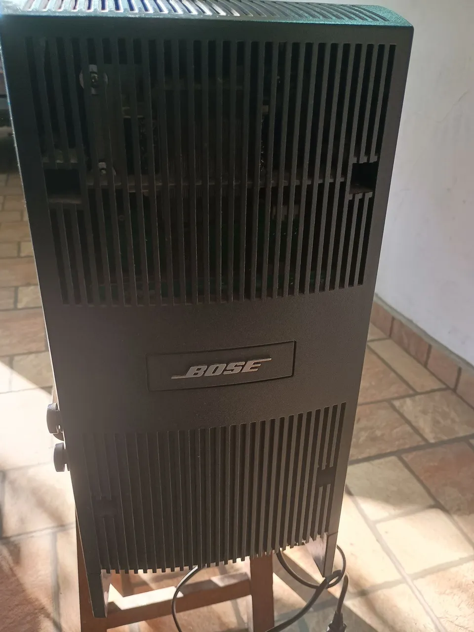 Caixa de Som Bose (Subwoofer) Acoustimass 10 série III HOME ENT.SYSTEM.