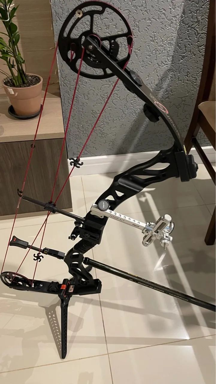 Kit Arco Composto Bowtech Sniper Completo - Mira, Flechas, Acessórios e Bolsa