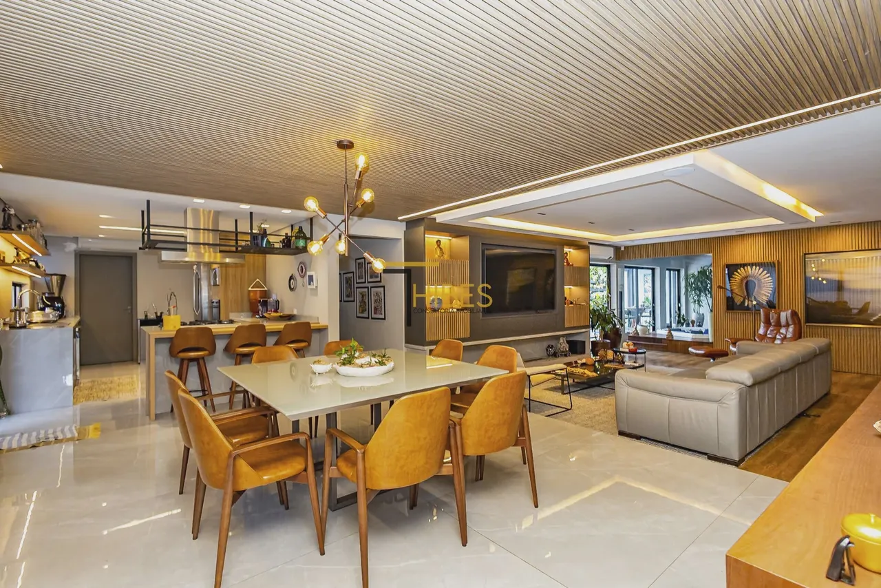 Casa espetacular com 4 quartos, 365 m² privativos, 4 vagas, ao lado do Jockey Plaza Shoppi