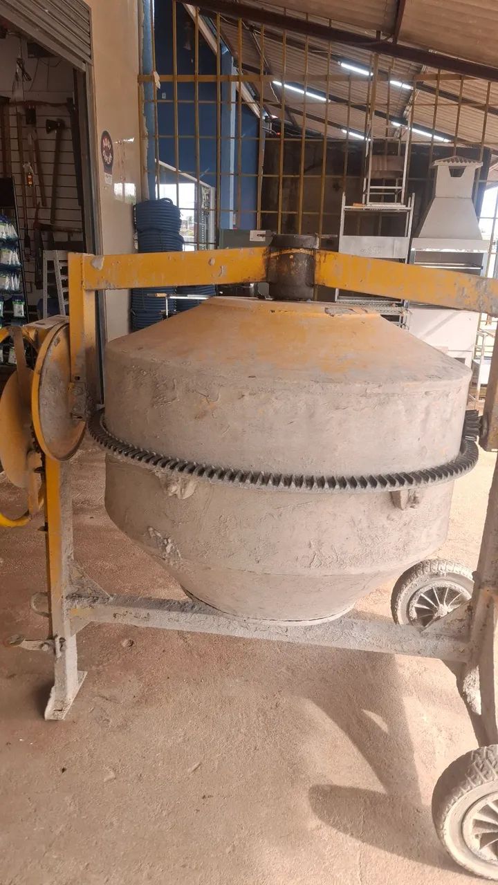 Vendo Betoneira 400 litros 