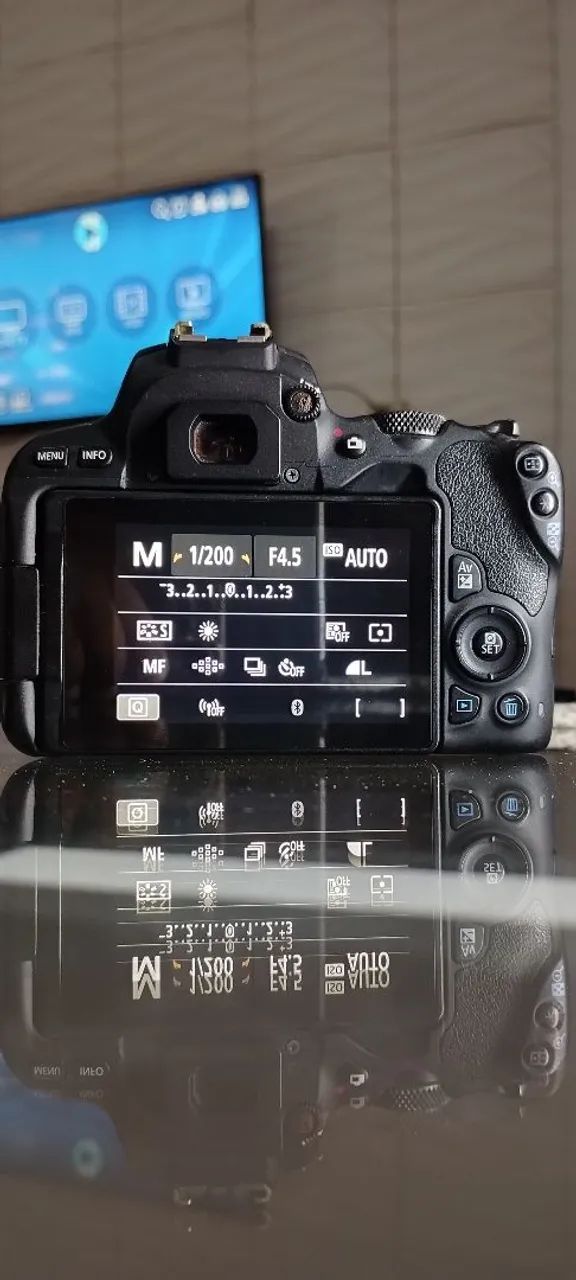 Câmera Canon DSLR Sl2