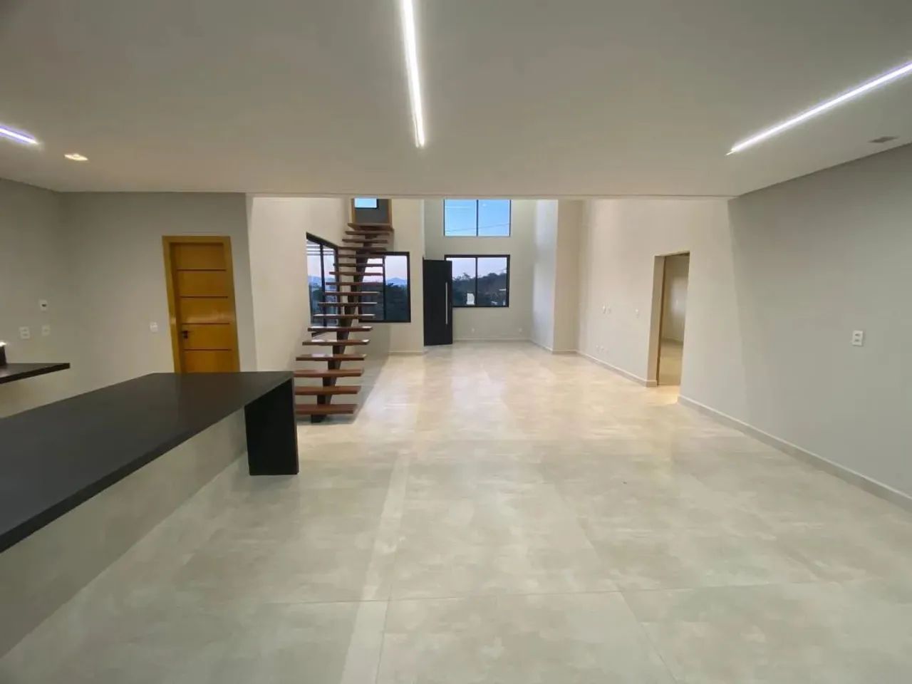 Casa para Venda em Rio das Ostras, Alphaville, 4 dormitórios, 4 suítes, 5 banheiros, 4 vag - Foto 2