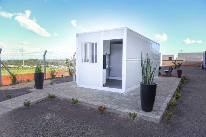 Casa dobrável, modular e remontável