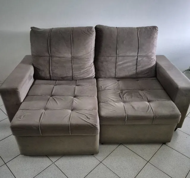 Sofá de dois lugares