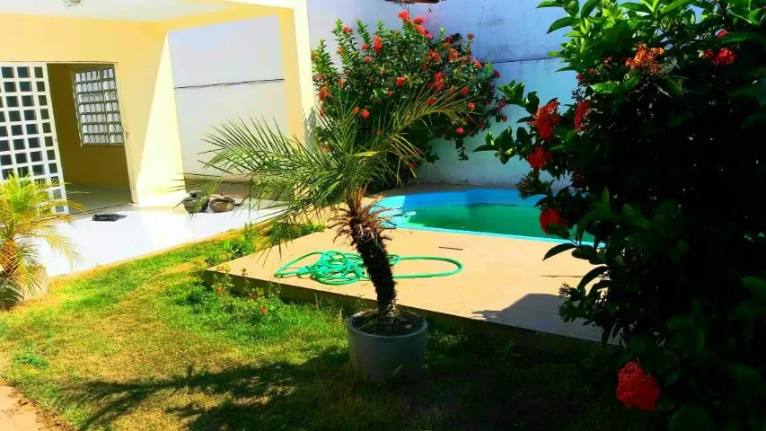 Alugo Casa Massagueira Piscina 2 qtos otima localizacao
