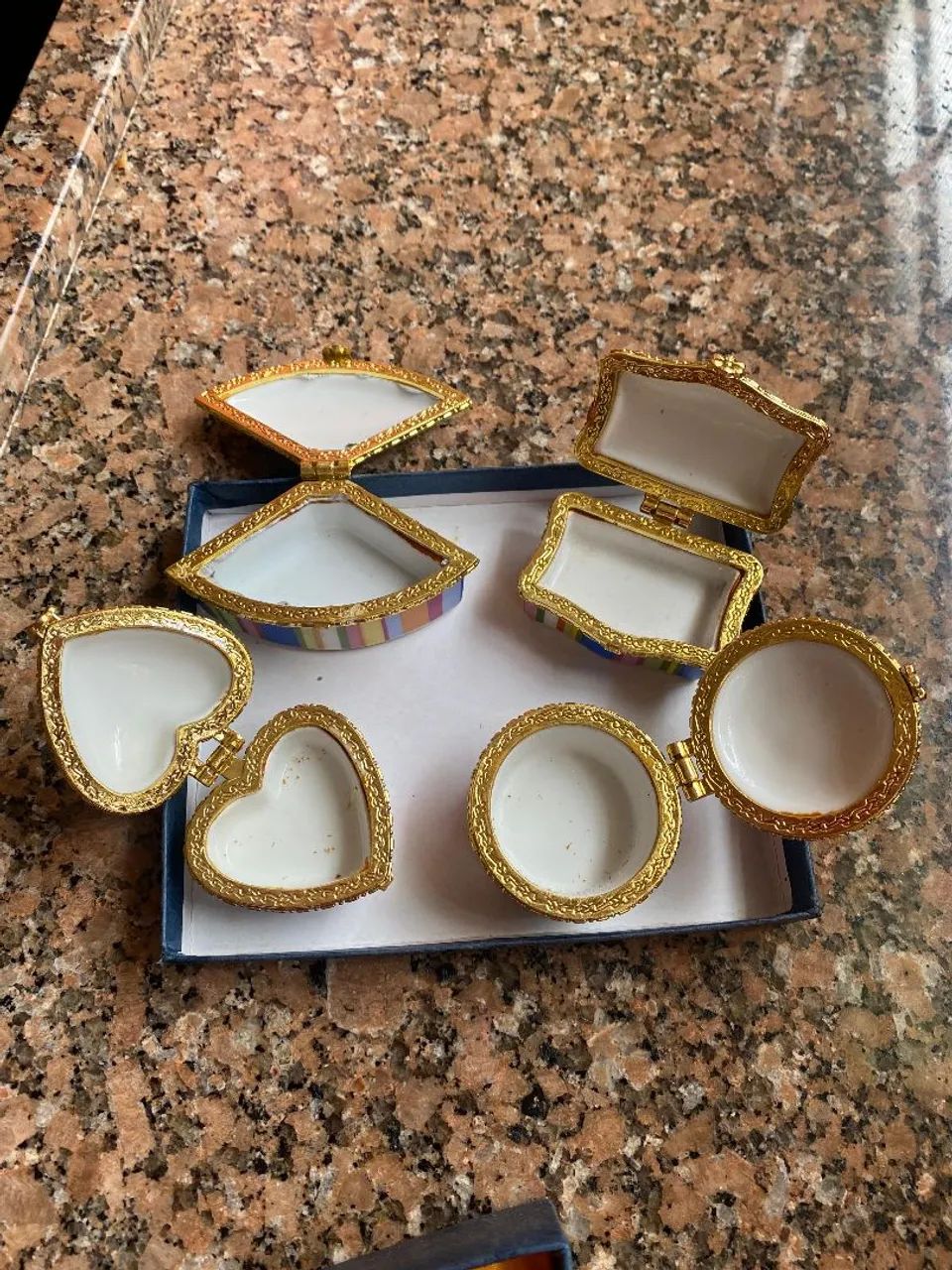 Conjunto de miniaturas de porcelana floral - Foto 2