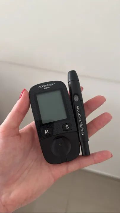 Aparelho de Medição de Glicose Accu-Chek Active + fitas  - Foto 2