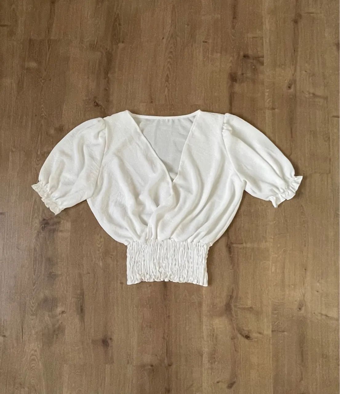 Cropped branco P / M  decote V  - Foto 2