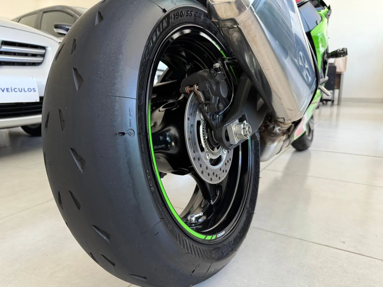 Kawasaki Ninja ZX10R 2023 Apenas 4 mil km - Foto 6