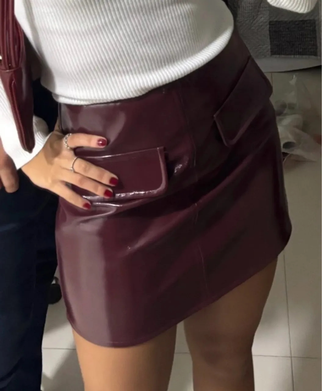 Saia de couro vinho TAM P