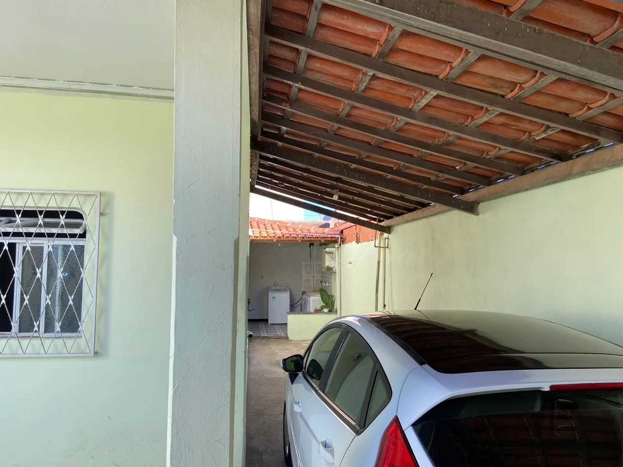 Aluga-se casa