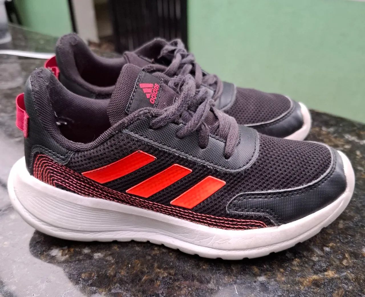 Tênis Adidas Infantil - Tamanho 315 - Novo - Foto 2