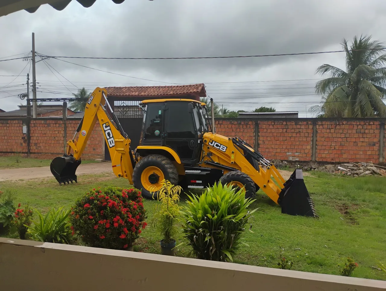 Retroescavadeira JCB 3cx aluga-se