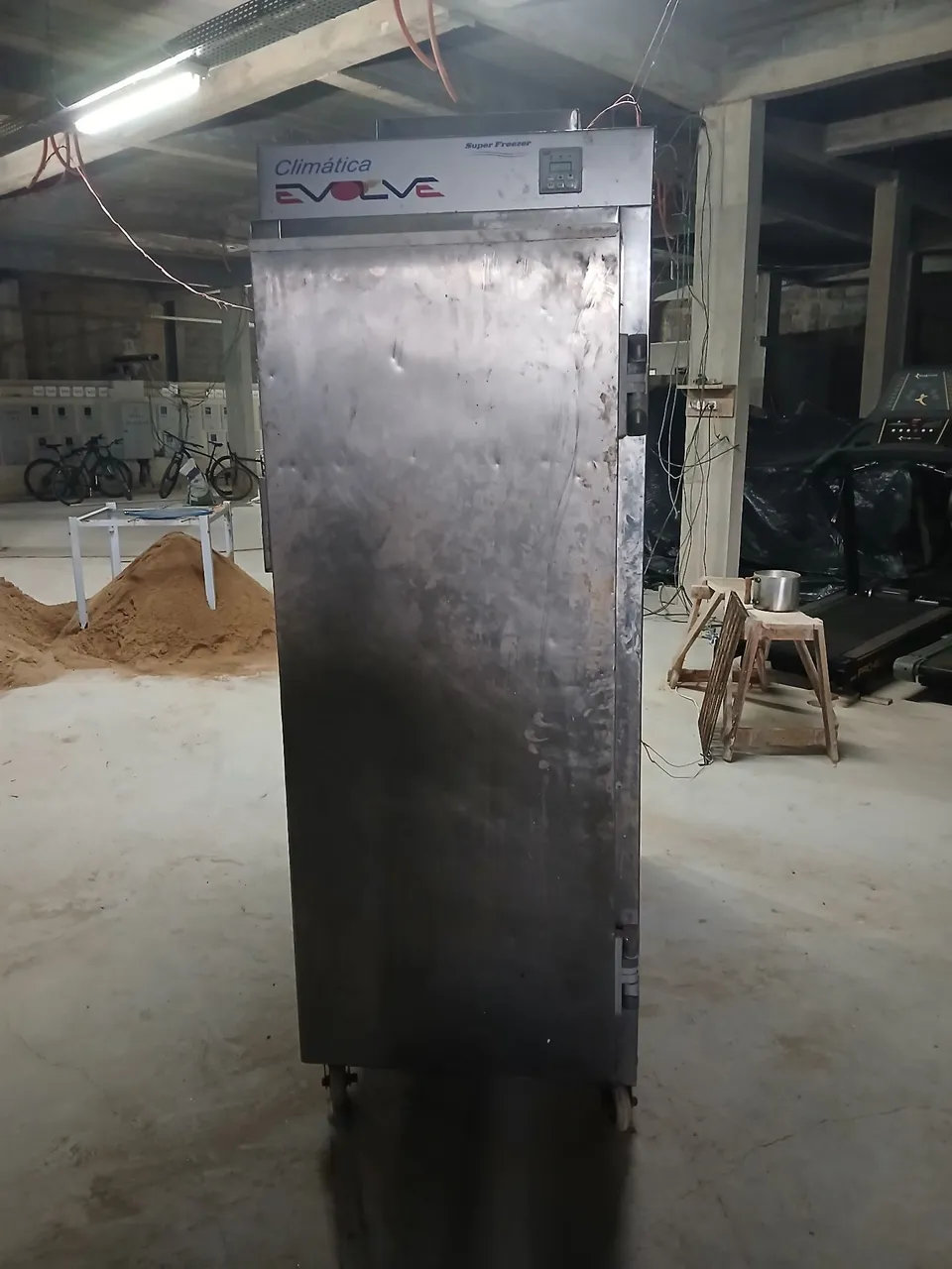 Freezer Vertical Climática Evolve Super Freezer