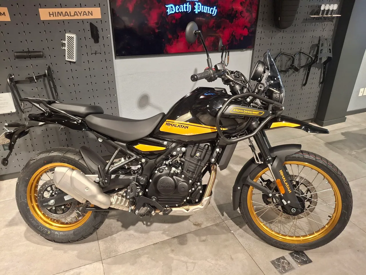 HIMALAYAN 450CC HANLE BLACK - Amanda