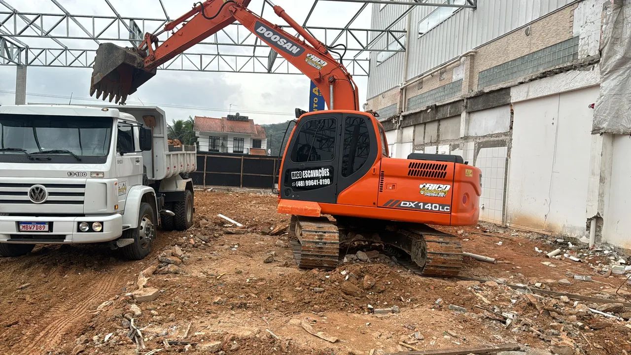 Vendo Escavadeira  - Foto 2