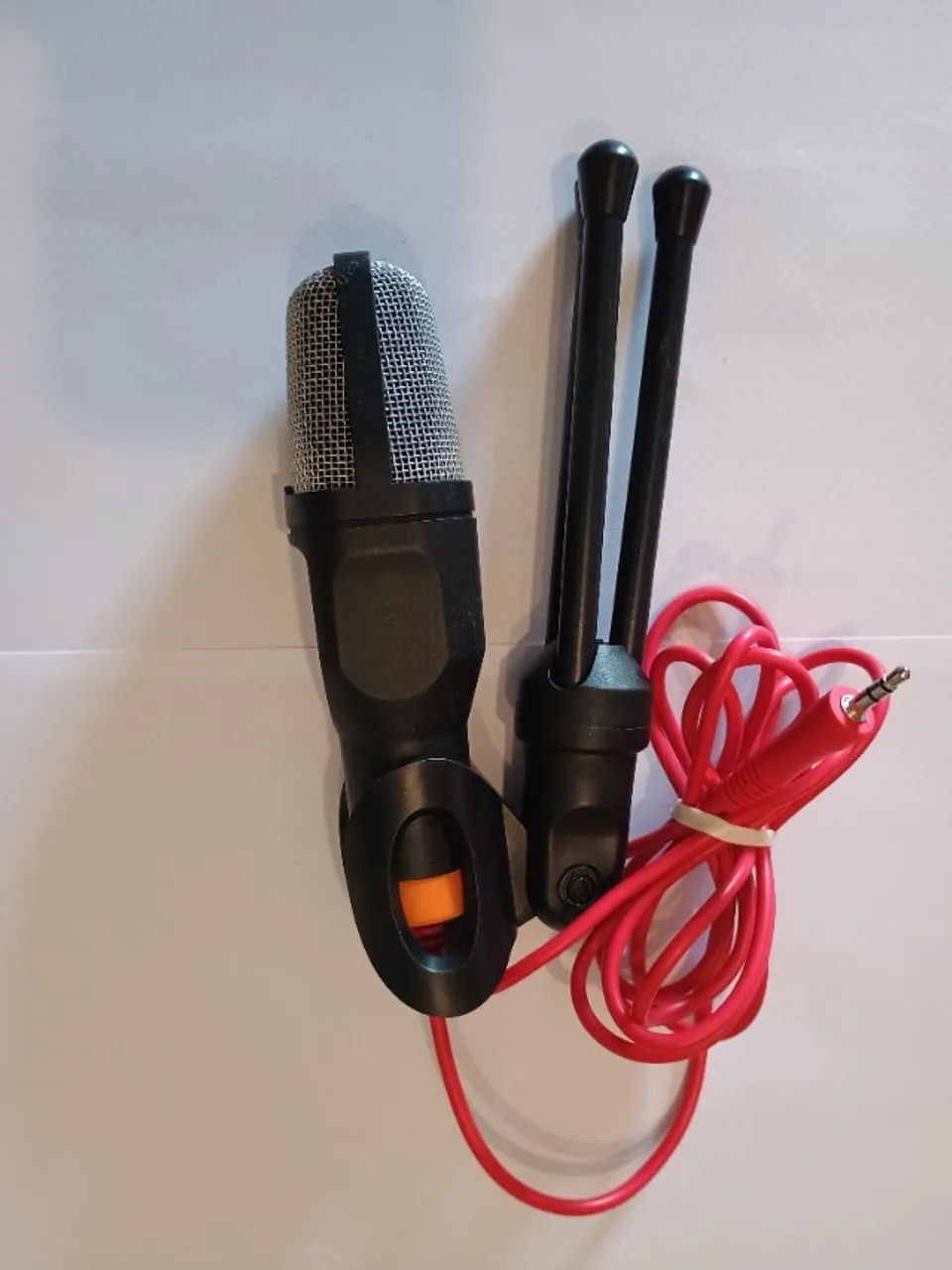 Microfone Condensador Ominidirecional com tripé plug & play  video chamada - Foto 2