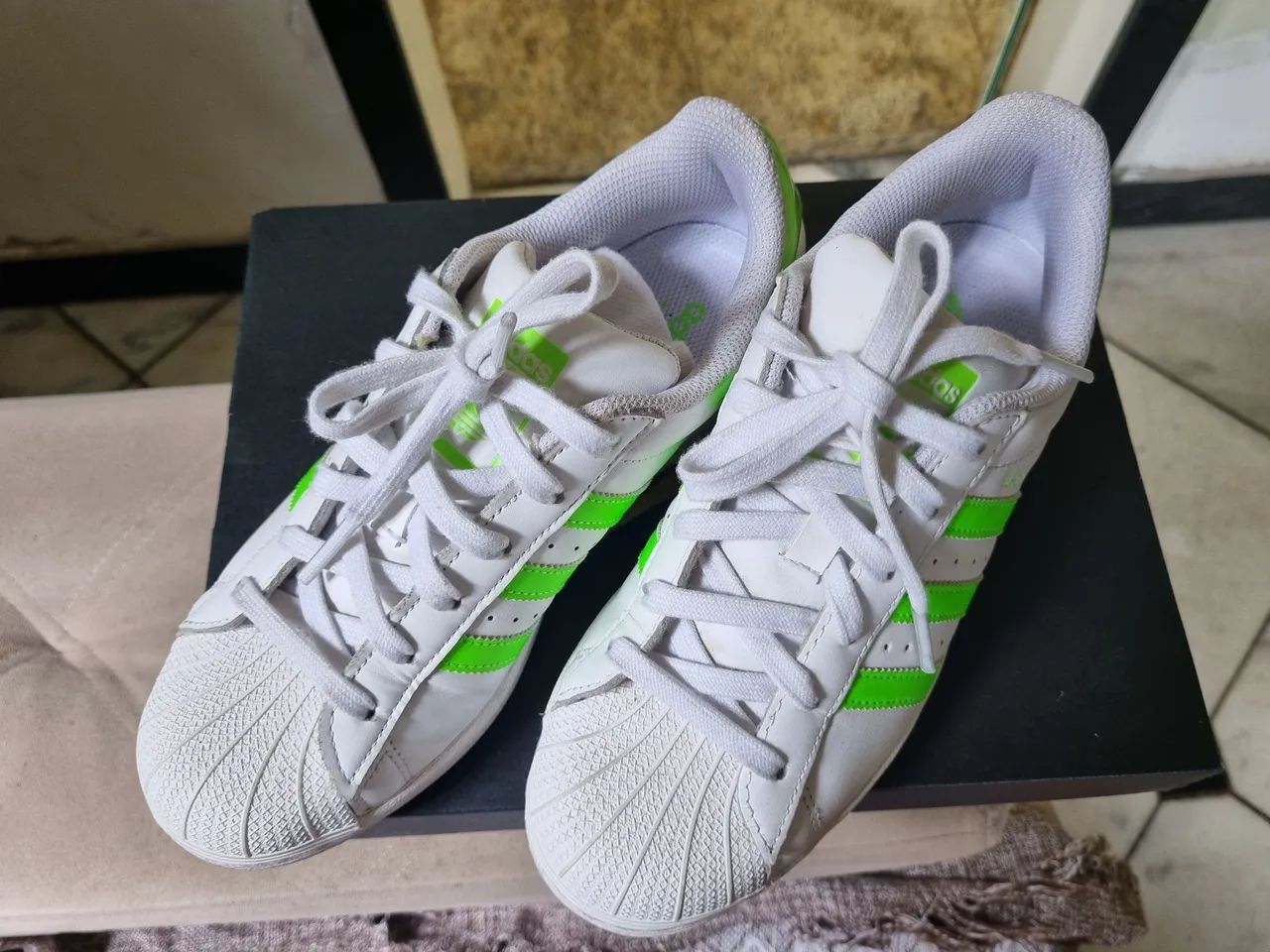 Tenis Adidas Superstar ORIGINAL. - Foto 2