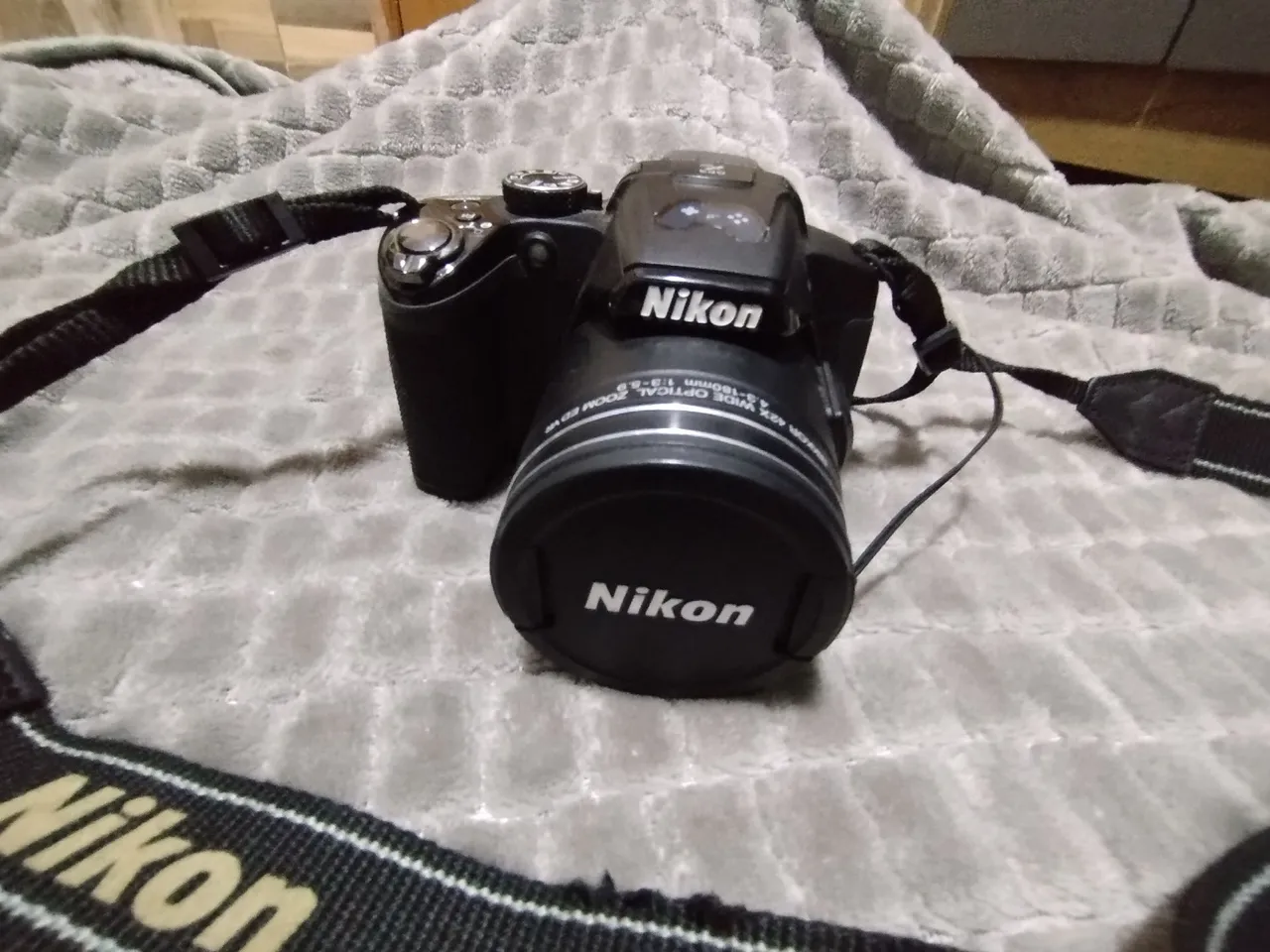 Câmera Nikon com Alça Original
