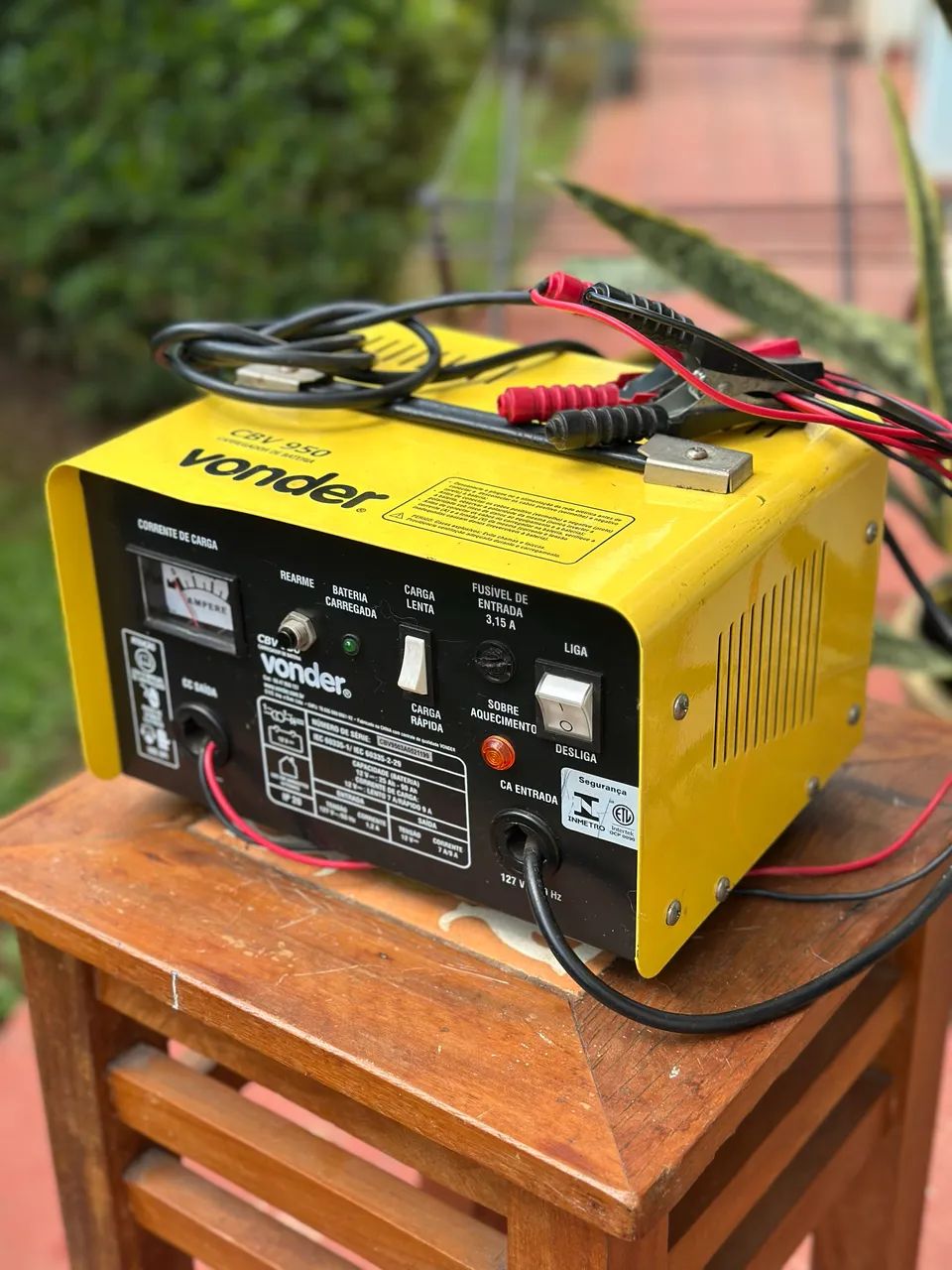 Carregador de bateria Vonder