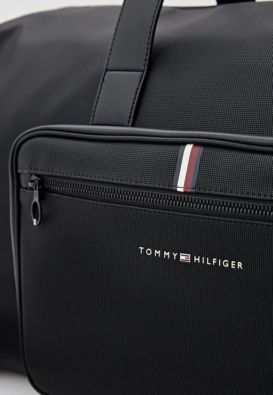 BOLSA TOMMY HILFIGER TH ESSENTIAL PIQUE DUFFLE PRETO  - Foto 4