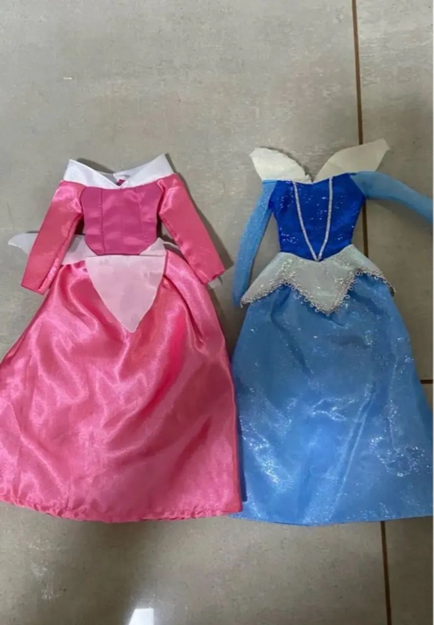 Vestido azul e rosa para boneca Aurora