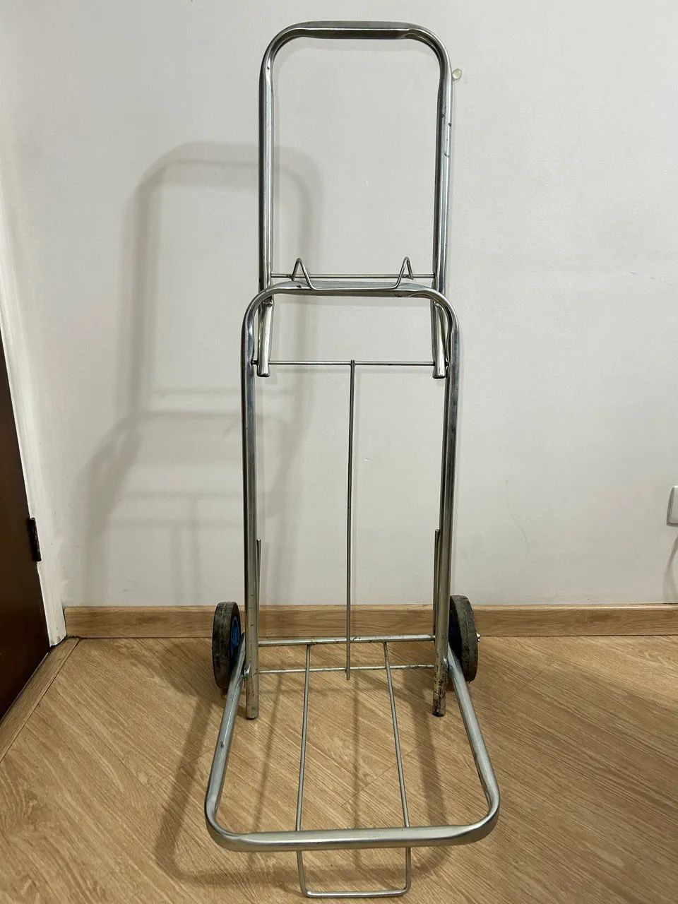 CARRINHO DE CARGA DOBRÁVEL ACOMPANHA BOLSA SACOLA DE LONA - Foto 2