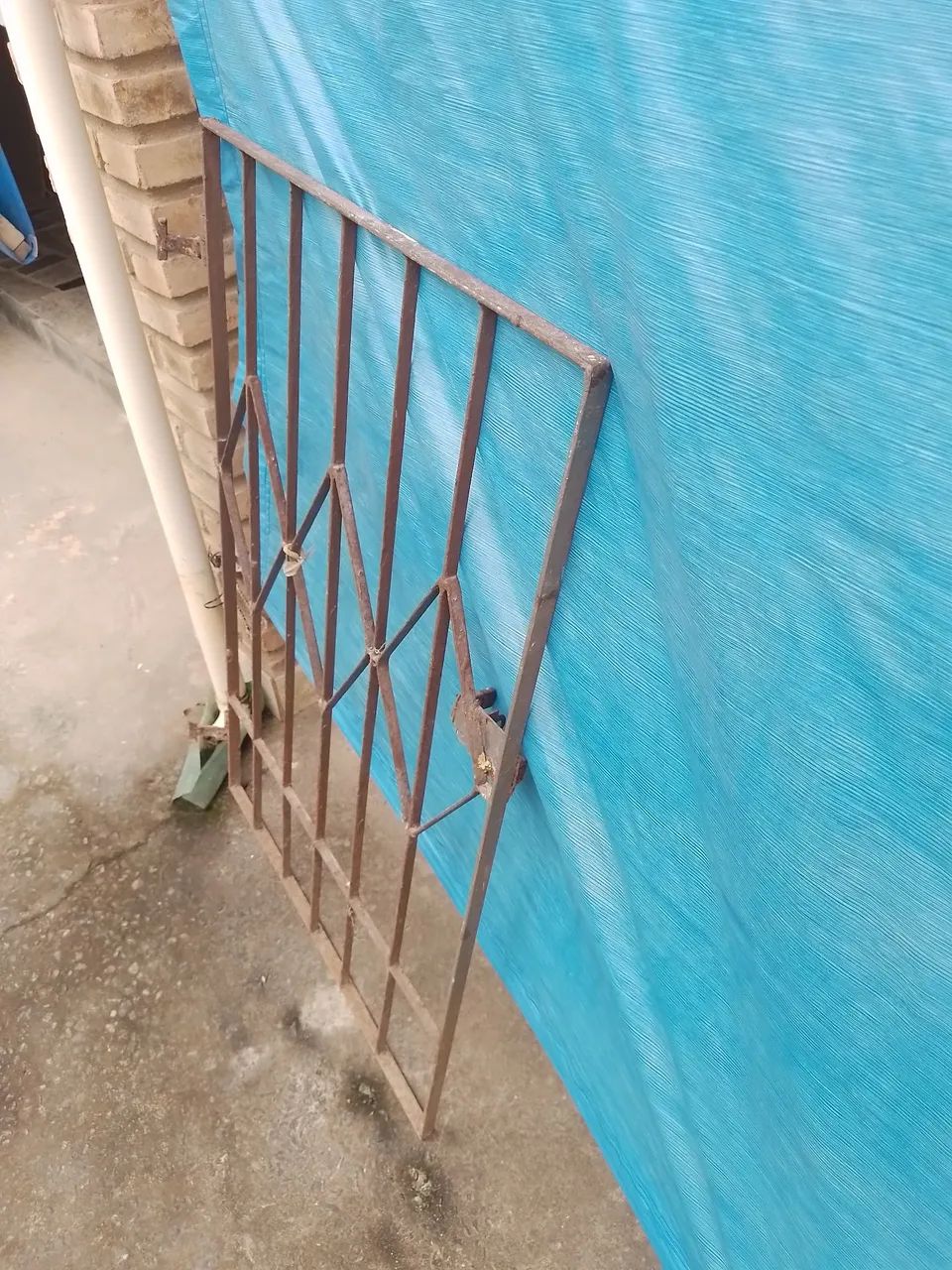 Vendo portão de 0,60cm por 1 metro de altura  - Foto 5