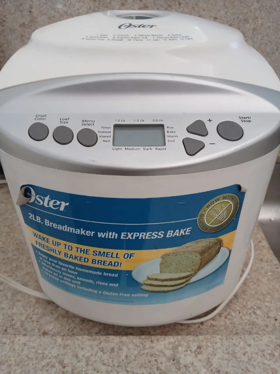 Máquina de Fazer Pão Oster 2LB com Express Bake