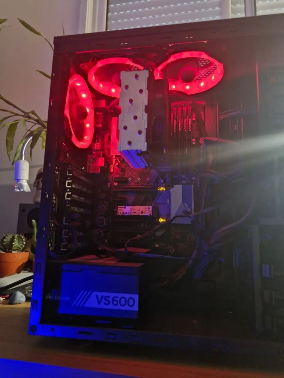 PC i7 8700 + 32GB HyperX + SSD 1TB + Gabinete RGB + Monitor 24?