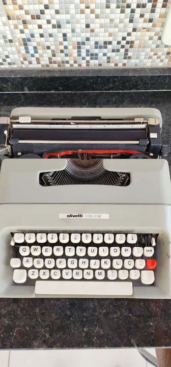 Máquina de datilografia Olivetti College - Foto 3