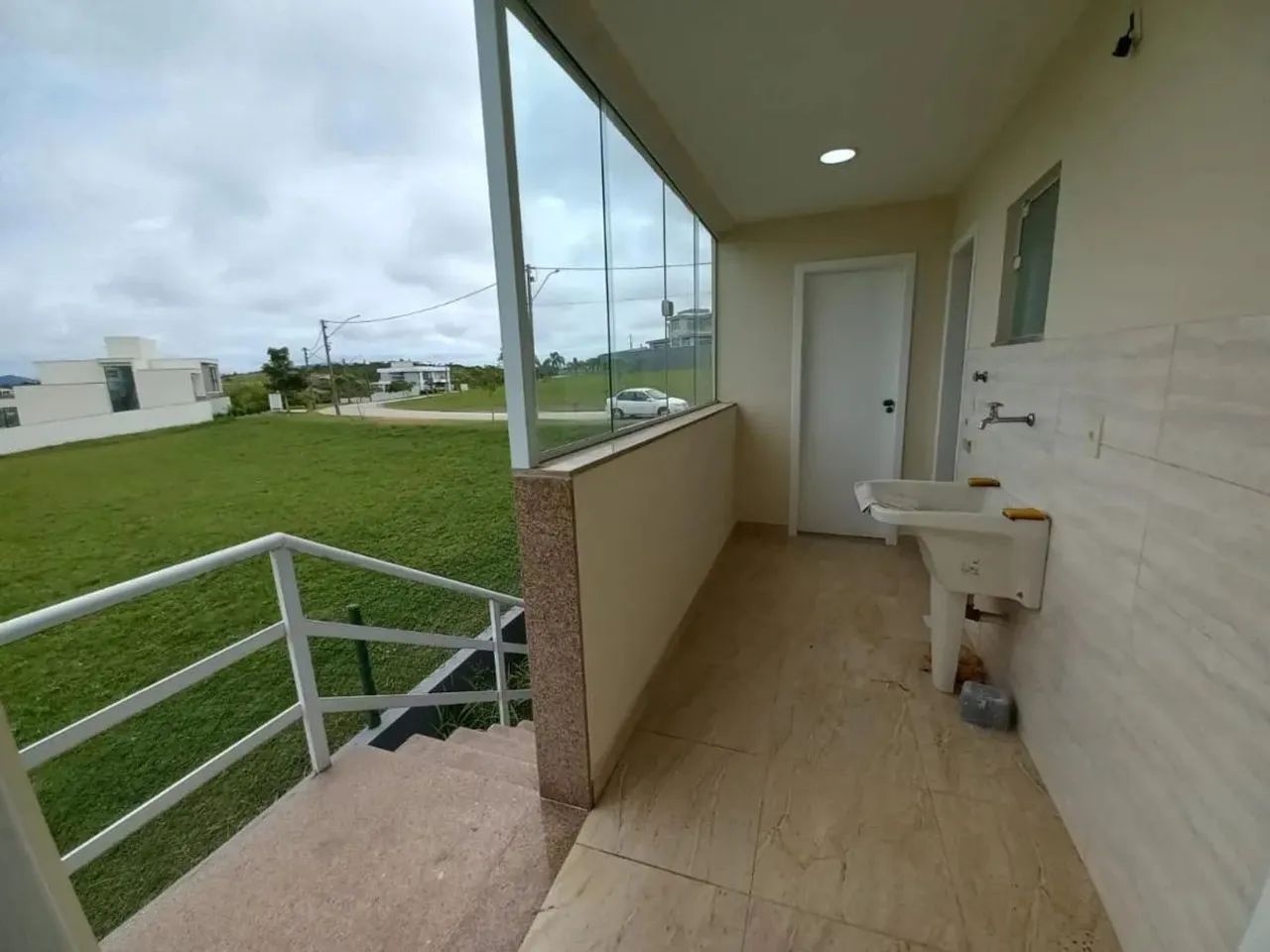 Casa para Venda em Rio das Ostras, Alphaville, 5 dormitórios, 3 suítes, 6 banheiros, 2 vag - Foto 3