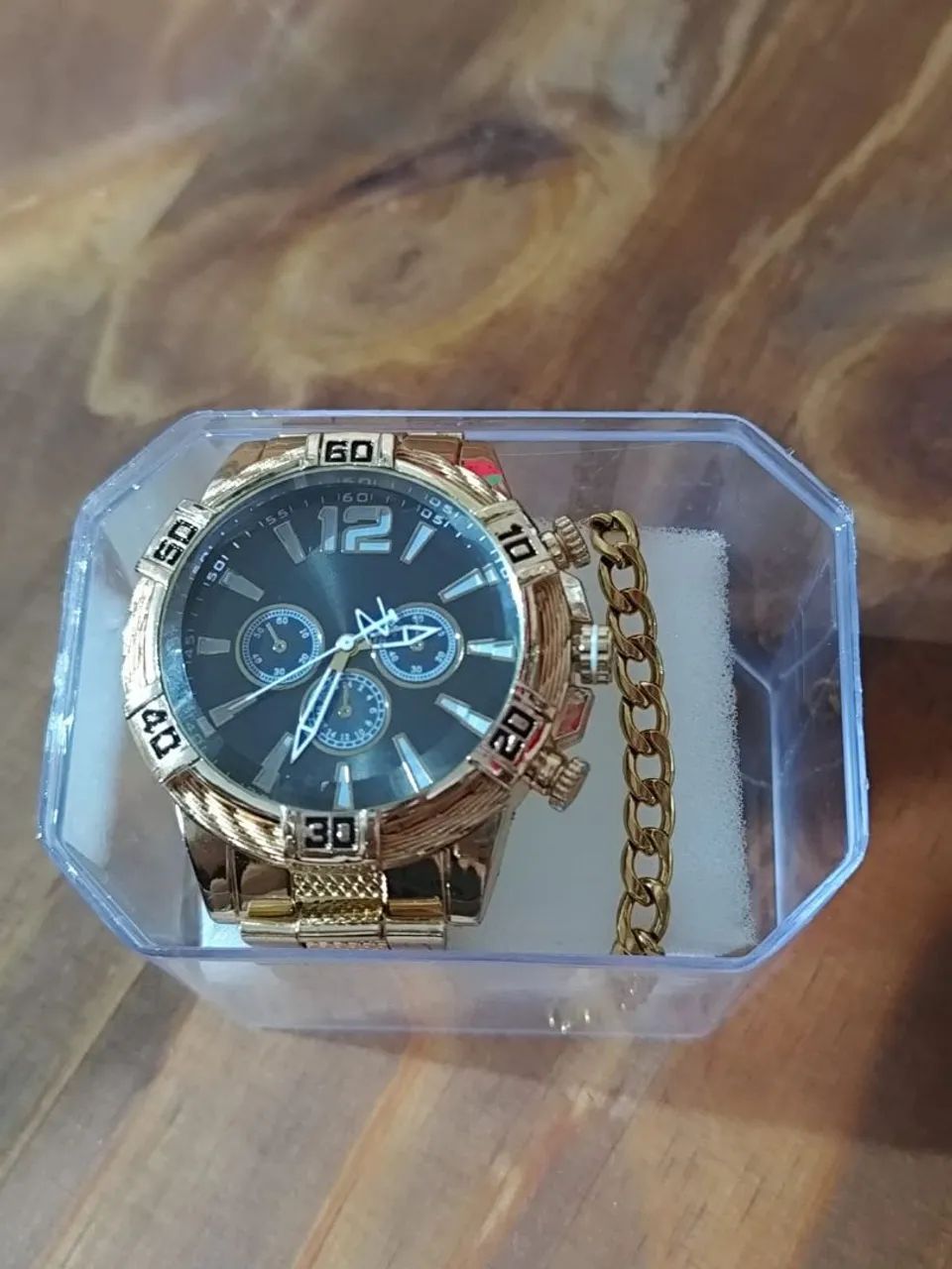 RELÓGIO DOURADO NOVO NA CAIXA LEVA GRÁTIS UMA PULSEIRA DOURADA. - Foto 4