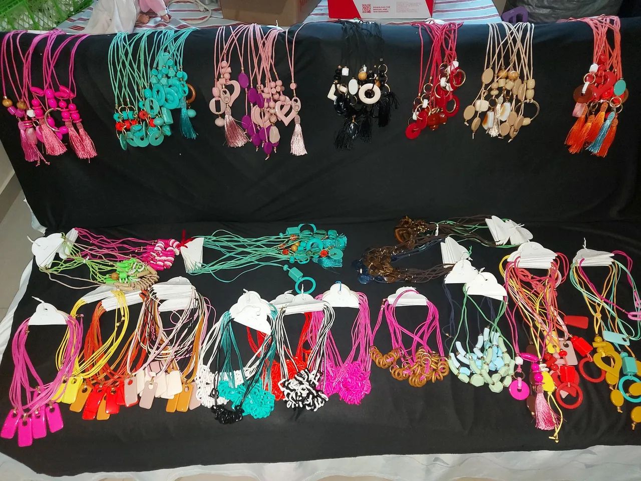 Colares variados Coloridas - Bijuteria